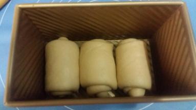 6. 放入吐司模；