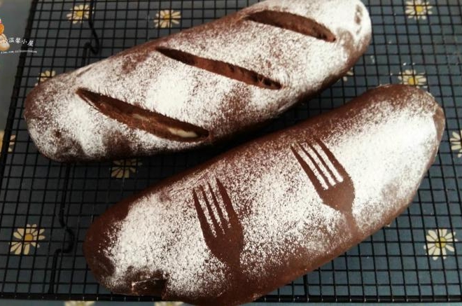 【可可麻薯软欧】：貌不惊人的面包，一口气能吃上半个！