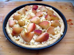 摆上切好的桃块