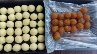 9. 将酥皮与馅料分别称重，皮20克，包15克。