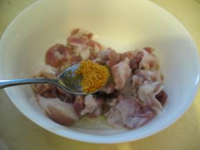 加入少许细辣椒粉