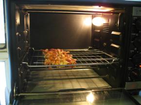 烤箱预热，150度烤10分钟