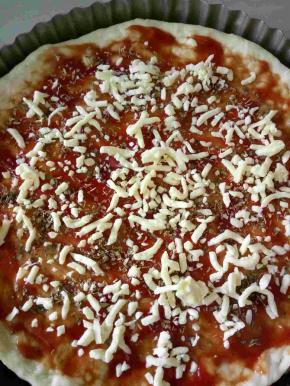 铺一层马苏里拉芝士