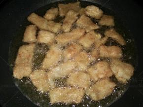 翻面，另一面也炸至金黄