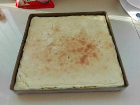 烤箱140度，中层上下火30分钟，出炉