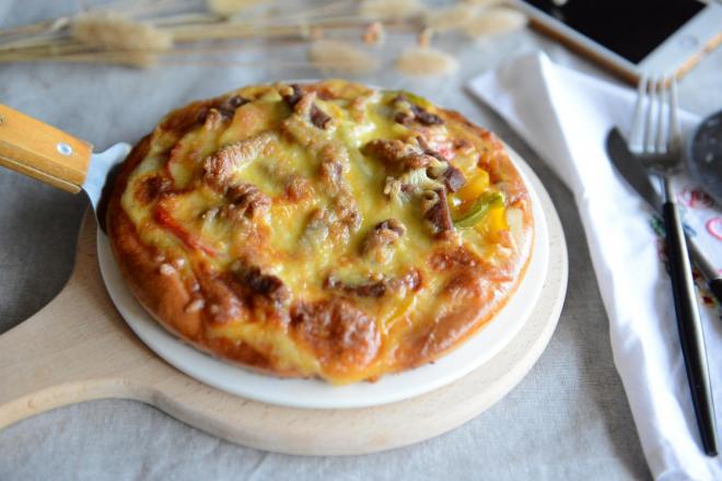 美味的牛排披萨