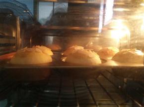 烤箱预热，170度18分钟。 出炉后晾至手温，密封保存。