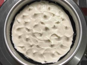 用勺子轻按提起，造型