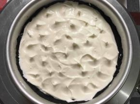 用勺子轻按提起，造型