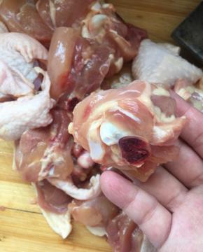 剁成两个麻将块大小