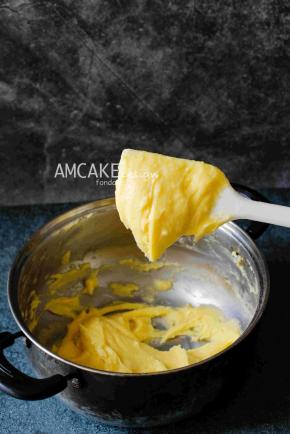 搅拌面糊至挑起倒三角状