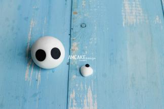 鼻子：白色部分捏成立体三角形状，黑色做鼻尖