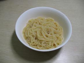 把冷面放到碗中