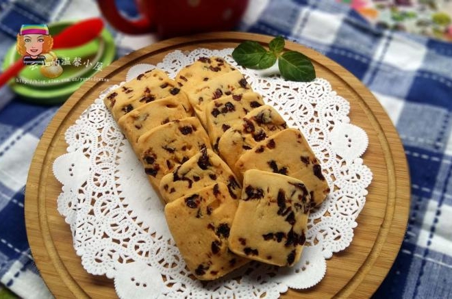 【蔓越莓饼干】：香酥酸甜，入口体会到满满的幸福感！