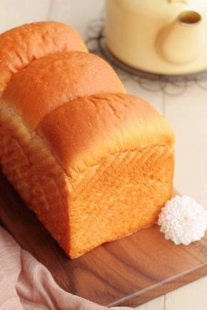 淸一色金黄色的表皮，我称它为＂黄金吐司＂