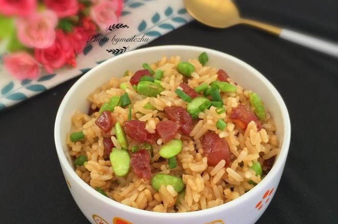 毛豆腊肠炒饭