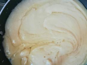 倒入打好的绿豆泥