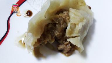 饺子出锅啦，看看汤汁是不很多哦！