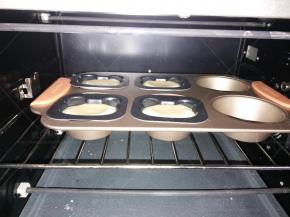 烤箱预热，165度烤20分钟。