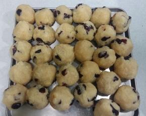 馅料：把馅料分成30份，放冰箱冷冻一小时。