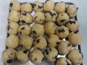 馅料：把馅料分成30份，放冰箱冷冻一小时。