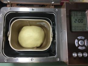 30分钟后面团发酵至原来的2倍大左右。