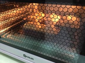 然后放入预热好的烤箱中进行烘烤，进行为25分钟。