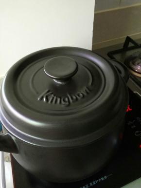 盖上盖子煮开，转中火炖