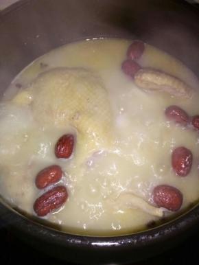 加入山药，中途再加入红枣