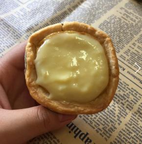 可以配任何点心去吃，比如土司，蛋挞，挖一勺放烤好的蛋挞上也非常好吃哦~