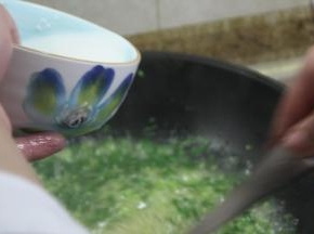 香浓养生的小米青菜羹就好了