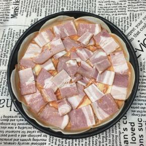 铺入培根。