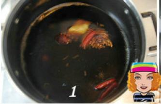 所有调料放入锅中，大火煮沸，转小火再煮十分钟后关火；