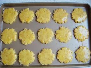 表面均匀的刷上鸡蛋液。