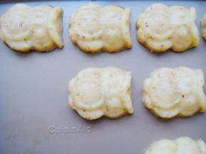 中间留稍微缝隙，依次做好。