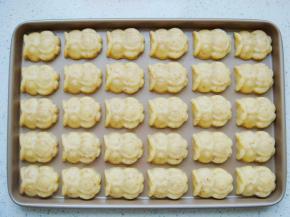 表面均匀的刷上全蛋液。