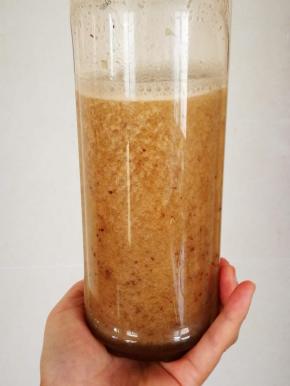 打好了，是这样的，看着有悬浮物，其实入口无渣，很好喝，几口就喝光了，汤都不用给，这个很补气血的！