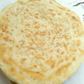 烙至两面金黄，按压两侧至按压有弹性即可