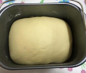 面团发酵至原来的2倍大。