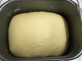 面团发酵至原来的2倍大。