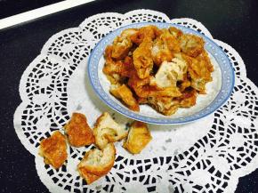 把面筋切成核桃块大小