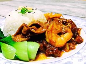 再配一碗米饭吃，很香滴。