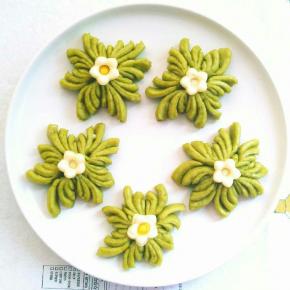 全部做完醒发15分钟，然后冷水入锅开锅后12分钟关火，然后虚蒸五分钟