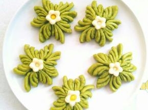 全部做完醒发15分钟，然后冷水入锅开锅后12分钟关火，然后虚蒸五分钟