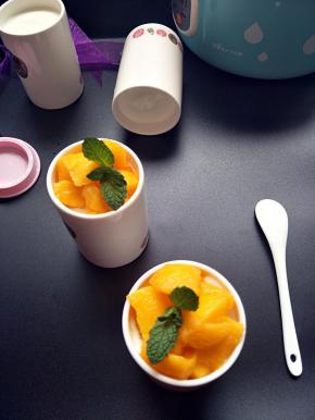 酸奶是食物中钙的良好来源，从补钙的角度看，相比牛奶而言，多喝喝酸奶好处更多