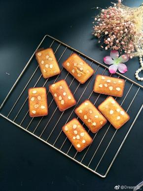 阳晨的模具很好脱模，轻轻倒扣就可以了。