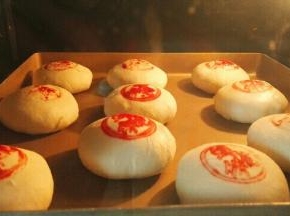预热烤箱，180℃烤25分钟，每个人烤箱脾气不一样，我的仅供参考
