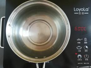 大火加热把水煮开