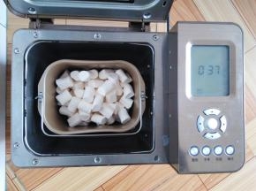 加入棉花糖继续加热