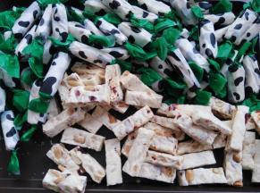 放凉切块包上糖纸